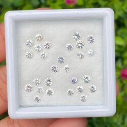 พลอย ขาว ไวท์ แซฟไฟร์ White Sapphire 27 เม็ด 3.38กะรัต (Cts.) พลอยแท้ อัญมณีมงคลประจําวันเกิด เครื่องประดับพลอย