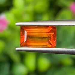 พลอย บุษราคัม yellow sapphire 1.81 กะรัต (Cts.) พลอยแท้ อัญมณีมงคลประจําวันเกิด เครื่องประดับพลอย