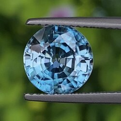 พลอย เพทาย Natural Zircon 4.17 กะรัต (Cts.) พลอยแท้ อัญมณีมงคลประจําวันเกิด เครื่องประดับพลอย