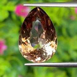 พลอย แชมเปญ โทแพซ Champagne Topaz 11.25 กะรัต พลอยแท้ อัญมณีมงคลประจําวันเกิด เครื่องประดับพลอย