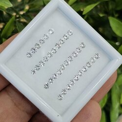 พลอย ขาว ไวท์ แซฟไฟร์ White Sapphire 36 เม็ด 2.63 กะรัต (Cts.) พลอยแท้ อัญมณีมงคลประจําวันเกิด เครื่องประดับพลอย