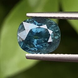 พลอย ไพลิน Greenish Blue Sapphire 3.56 กะรัต (Cts.) พร้อมใบเซอร์ พลอยแท้ อัญมณีมงคลประจําวันเกิด เครื่องประดับพลอย
