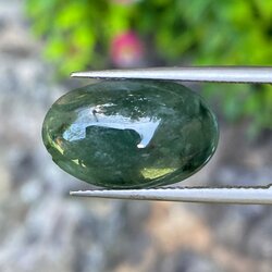 หยกพม่าเจียรนัย (Burmese jade ) 8.14 กะรัต หยกแท้ อัญมณีมงคลประจําวันเกิด เครื่องประดับหยก