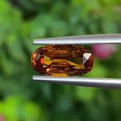 พลอย บุษราคัม yellow sapphire 1.61 กะรัต (Cts.) พลอยแท้ อัญมณีมงคลประจําวันเกิด เครื่องประดับพลอย