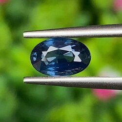 พลอย ไพลิน blue sapphire 0.89 กะรัต (Cts.) ดิบ unheated พลอยแท้ อัญมณีมงคลประจําวันเกิด เครื่องประดับพลอย