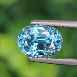 พลอย เพทาย (Zircon) 1.43 กะรัต (Cts.) พลอยแท้ อัญมณีมงคลประจําวันเกิด เครื่องประดับพลอย