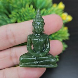 หยกแกะสลัก พระหยกเนฟไฟรต์ (Nephrite jadeite) หน้าตัก 1.24 นิ้ว