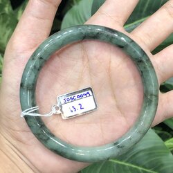 J05C0049 หยก พม่า แท้ Jade กำไลหยก 63.2 มม (Jade bracelet) พม่า (Myanmar)