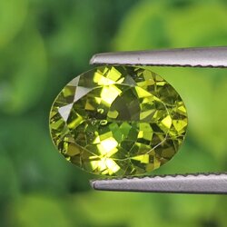 พลอย เพอริดอต Peridot 3.28 กะรัต (Cts.) พลอยแท้ อัญมณีมงคลประจําวันเกิด เครื่องประดับพลอย