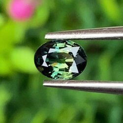 พลอย แซฟไฟร์ 3 สี Tri Color Sapphire 0.85 กะรัต Cts. พลอยแท้ อัญมณีมงคลประจําวันเกิด เครื่องประดับพลอย