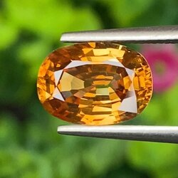 พลอย มาลี การ์เน็ท Mali Garnet 3.98 กะรัต Cts. พลอยแท้ อัญมณีมงคลประจําวันเกิด เครื่องประดับพลอย