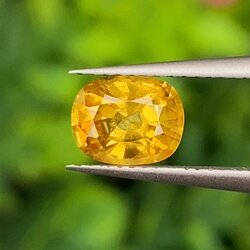 พลอย บุษราคัม yellow sapphire 1.05 กะรัต (Cts.) พลอยแท้ อัญมณีมงคลประจําวันเกิด เครื่องประดับพลอย