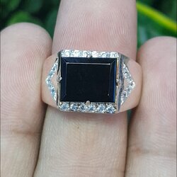 หยก พม่า แท้ Jade แหวนหยก หยกส่องเขียว (ฺBlack jadeite) ดิบ (Size) 58 ไม่ผ่านการปรับปรุง (Type A) พม่า (Myanmar)