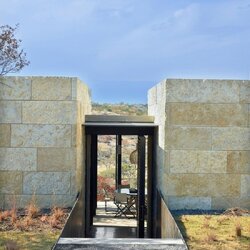 บทความที่ 188 แบบบ้านสวยๆ ตกแต่งด้วยหินธรรมชาติและไม้ระแนง ลมผ่านได้ดี