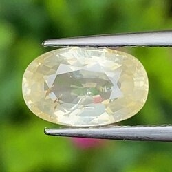 พลอย บุษราคัม yellow sapphire 2.89 กะรัต (Cts.) ดิบ Unheated มีใบเซอร์ พลอยแท้ อัญมณีมงคลประจําวันเกิด เครื่องประดับพลอย