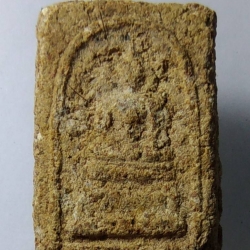 ผ079 พระสมเด็จ มีเกศา ไม่ทราบที่ครับ