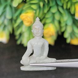 หยก แกะสลัก รูป พระ (Burmese jadeite) 16.83 กะรัต (cts.) หยก พม่า แท้