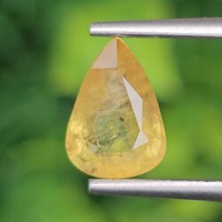 พลอย บุษราคัม yellow sapphire 2.54 กะรัต (Cts.) พลอยแท้ อัญมณีมงคลประจําวันเกิด เครื่องประดับพลอย