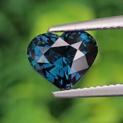 พลอย สปิเนล Spinel 2.71 กะรัต (Cts.) ดิบ (Unheated) พร้อมใบเซอร์ พลอยแท้ อัญมณีมงคลประจําวันเกิด เครื่องประดับพลอย