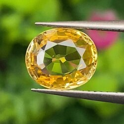 พลอย บุษราคัม yellow sapphire 2.05 กะรัต (Cts.) พลอยแท้ อัญมณีมงคลประจําวันเกิด เครื่องประดับพลอย