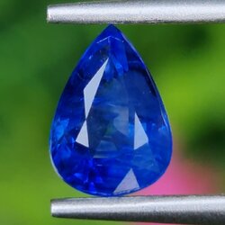 พลอย ไพลิน (Blue Sapphire) 1.17 กะรัต (Cts.) *สีพิเศษ รอยัลบลู (Royal Blue) พร้อมใบเซอร์ พลอยแท้ อัญมณีมงคลประจําวันเกิด เครื่องประดับพลอย