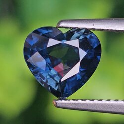 พลอย ไพลิน (Blue Sapphire) 2.21 กะรัต (Cts.) พลอยแท้ อัญมณีมงคลประจําวันเกิด เครื่องประดับพลอย