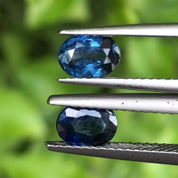 พลอย ไพลิน Blue Sapphire 1.50 กะรัต (Cts.) 2 เม็ด (Pcs.) พลอยแท้ อัญมณีมงคลประจําวันเกิด เครื่องประดับพลอย