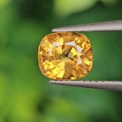พลอย บุษราคัม yellow sapphire 0.86 กะรัต (Cts.) พลอยแท้ อัญมณีมงคลประจําวันเกิด เครื่องประดับพลอย
