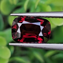 พลอย สปิเนล (Spinel) 2.42 กะรัต (Cts.) ดิบ (Unheated) พลอยแท้ อัญมณีมงคลประจําวันเกิด เครื่องประดับพลอย