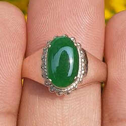 หยก พม่า แท้ Jade แหวนหยก 翡翠戒指 (Jadeite ring) 1.07 กะรัต (Cts.) (Size) 57 ดิบ ไม่ผ่านการปรับปรุง (Type A) พม่า (Myanmar)