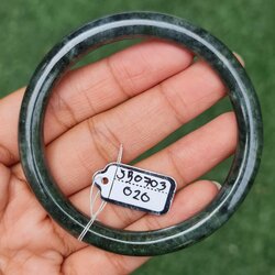 JB0703-020 หยก พม่า แท้ Jade กำไลหยก (Jadeite bracelet) พม่า (Myanmar) 60.1 มม.