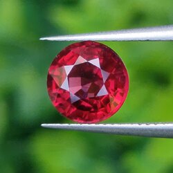 พลอย โรโดไลต์ กาเน็ท Rhodolite Garnet 2.11 กะรัต Cts.พลอยแท้ อัญมณีมงคลประจําวันเกิด เครื่องประดับพลอย