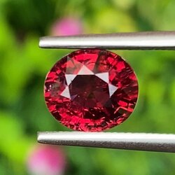พลอย โรโดไลต์ กาเน็ท Rhodolite Garnet 2.10 กะรัต Cts.พลอยแท้ อัญมณีมงคลประจําวันเกิด เครื่องประดับพลอย
