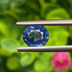 พลอย ไพลิน Blue Sapphire 1.48 กะรัต (Cts.) พร้อมใบเซอร์ พลอยแท้ อัญมณีมงคลประจําวันเกิด เครื่องประดับพลอย