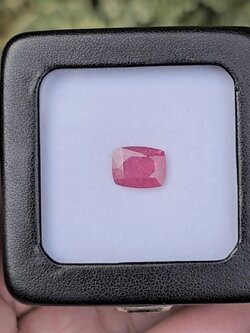 พลอย ทับทิม สยาม Siam Ruby sapphire 3.96 กะรัต (Cts.) พร้อมใบเซอร์ 2 ใบ (With 2 Certificate) พลอยแท้ อัญมณีมงคลประจําวันเกิด เครื่องประดับพลอย