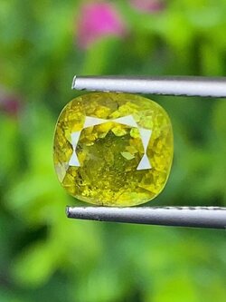 พลอย สฟีน Natural Sphene 2.80 กะรัต (Cts.) ดิบ (Unheated) พลอยแท้ อัญมณีมงคลประจําวันเกิด เครื่องประดับพลอย