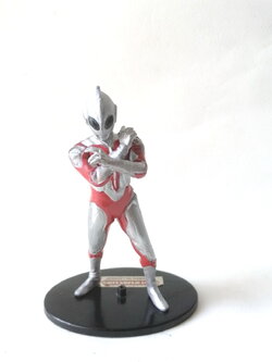 แคนดี้ทอย อุลตร้าแมนมิลเลเนี่ยม งานฟิชโช่ ApexT พร้อมฐาน -แยกแขนได้ หน้าติดกาวถาวร **ซ่อมสี Candy toy, Ultraman Millenium, Fisho, arms separated, face glued, color repaired