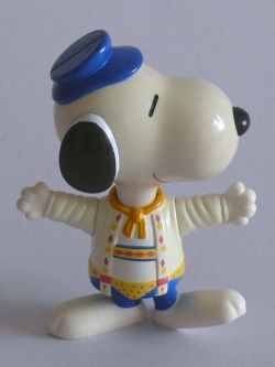 ของสะสมงานเก่าจากแมคโดนัลด์ สนูปปี้ซีรี่ย์ ใส่ชุดประจำชาติต่างๅ