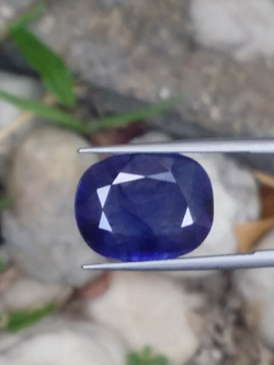 พลอย ไพลิน blue sapphire 10.75 กะรัต (Cts.) พลอยแท้ อัญมณีมงคลประจําวันเกิด เครื่องประดับพลอย