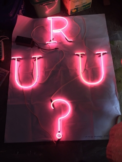 ป้ายไฟนีออนดัด RUU