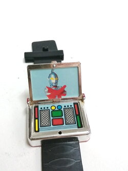 พร๊อพนาฬิกาข้อมือสื่อสาร หน่วยTDF(หน่วยพิทักษ์พิภพ)จากอุลตร้าเซเว่น นาฬิกาเปิดได้แต่ไม่มีกลไก/วงจรแสง/เสียง งานเก่าหายาก