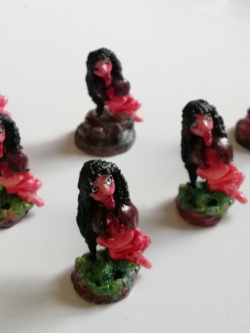 โมเดลผีกระสือ รุ่นทำสีพร้อมฐาน ส้วมหลุม และกองขยะ จำนวน 6 ตัว งานแฮนด์เมด Thailand handmade toy, ghost model, Krasue, full colored version with bases made from resin, hand painted