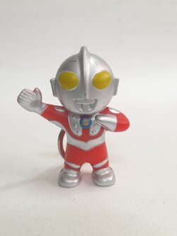 พวงกุญแจอุลตร้าแมน ขนาดตามรูป มือสองสภาพดีมีรอยบ้าง *** ไม่มีปั๊ม