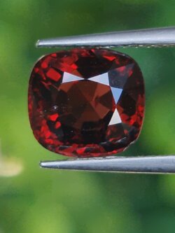 พลอย สปิเนล (Spinel) 2.71 กะรัต (Cts.) ดิบ (Unheated) พลอยแท้ อัญมณีมงคลประจําวันเกิด เครื่องประดับพลอย