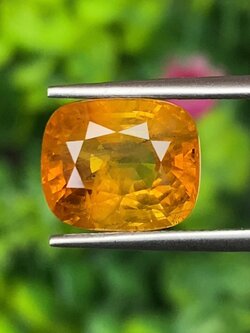 พลอย บุษราคัม Yellow Sapphire 6.31 กะรัต (Cts.) พลอยแท้ อัญมณีมงคลประจําวันเกิด เครื่องประดับพลอย