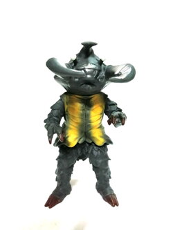 ซอฟ5นิ้ว แอ๊นท์เลอร์ สปาร์คดอล มีสติ๊กเกอร์ ศัตรูอุลตร้าแมนคนแรก ขนาด 7 นิ้ว Soft Monster Antler from Ultraman