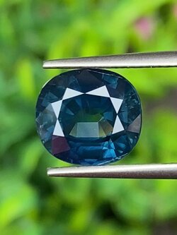 พลอย ไพลิน blue sapphire 4.92 กะรัต (Cts.) พร้อมใบเซอร์ พลอยแท้ อัญมณีมงคลประจําวันเกิด เครื่องประดับพลอย