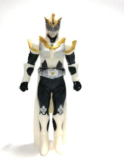 ซอฟ4นิ้ว ไรเดอร์ฟามส์ ไรเดอร์ผู้หญิงคนเดียวในไรเดอร์ริวคิ ขนาดตามรูป สภาพดี มีรอยบ้าง