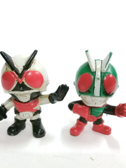 ของสะสม ตุ๊กตา ไรเดอร์ 2 และ ไรเดอร์X ของพรีเมี่ยม แถมจากไอศกรีมวอลล์ เป็นยางตัน ของเก่า 2 ตัว เหมา ไม่แยก