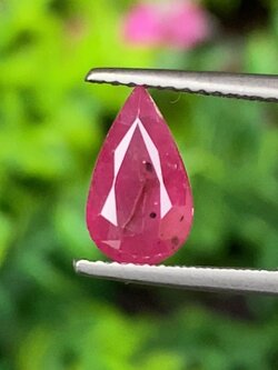 พลอย ทับทิม สยาม Siam Ruby sapphire 2.06 กะรัต (Cts.) พร้อมใบเซอร์ พลอยแท้ อัญมณีมงคลประจําวันเกิด เครื่องประดับพลอย